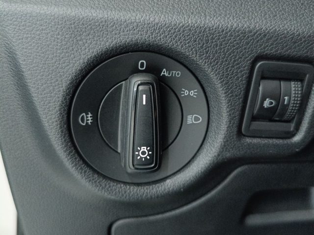 SKODA Kamiq usata, con Autoradio digitale