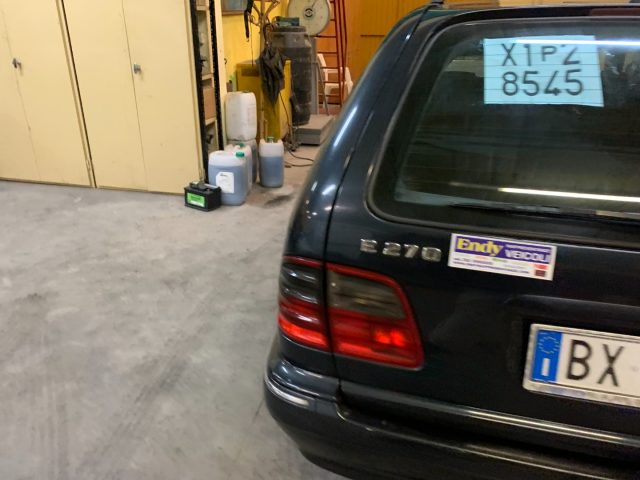 MERCEDES-BENZ E 270 usata, con Specchietti laterali elettrici
