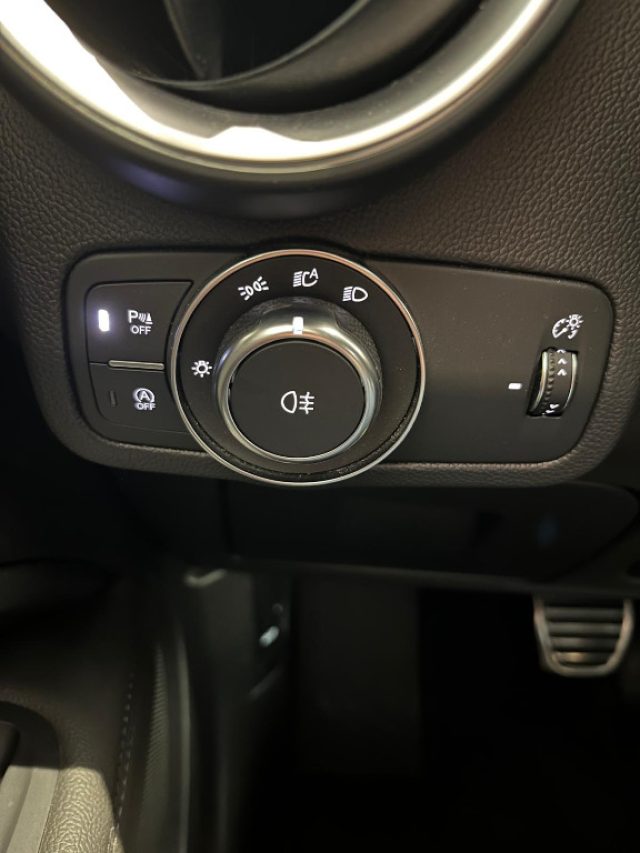 ALFA ROMEO Stelvio usata, con Controllo vocale