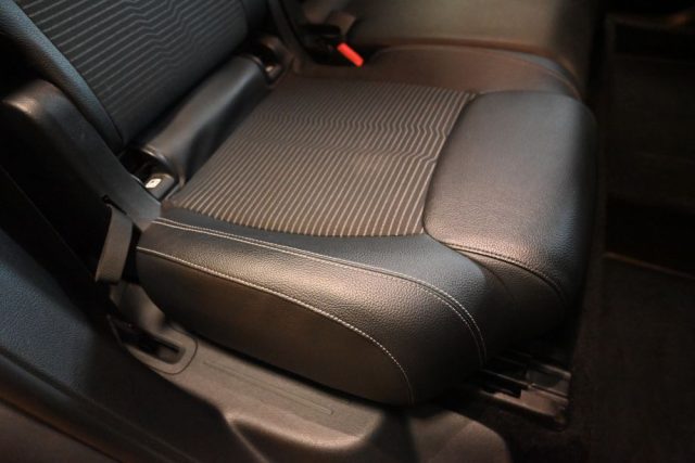 MERCEDES-BENZ GLB 180 usata 129