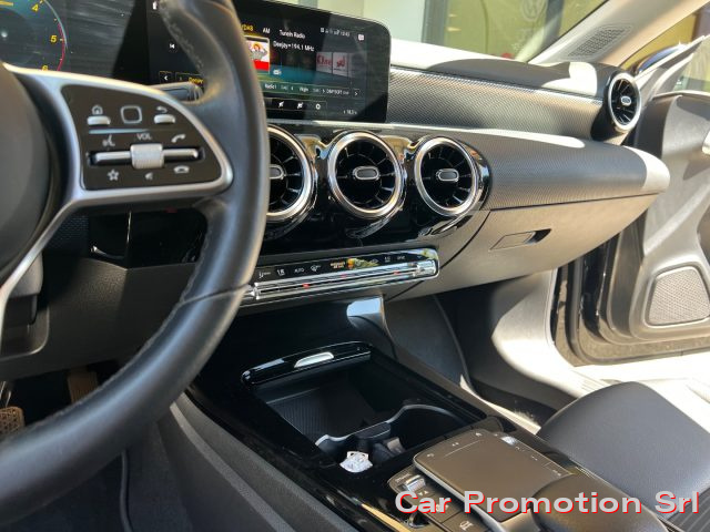 MERCEDES-BENZ CLA 180 usata, con Fari LED