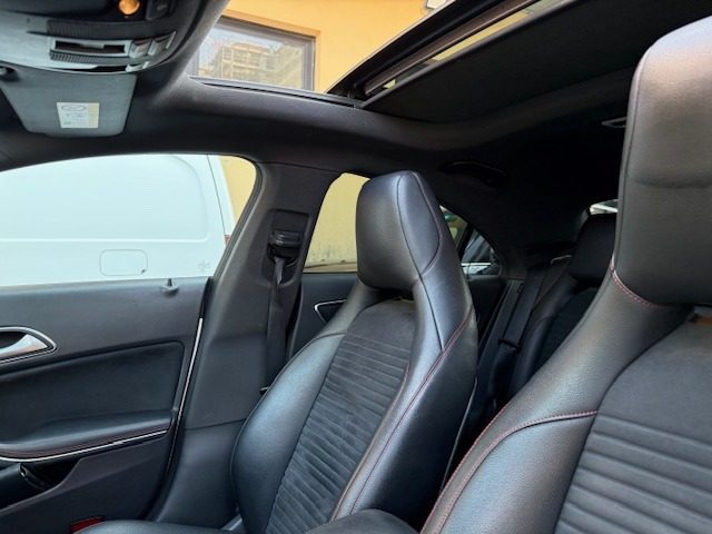 MERCEDES-BENZ CLA 200 usata, con Controllo automatico clima