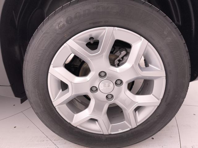 JEEP Avenger usata, con Leve al volante