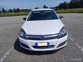 OPEL Astra usata, con Pneumatici estivi