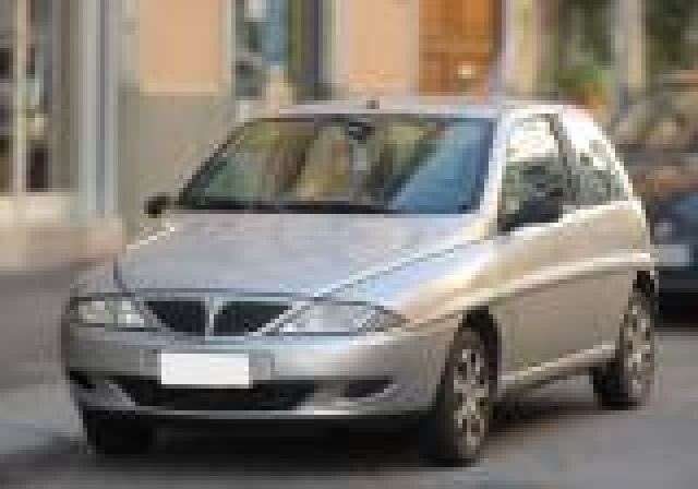 LANCIA Y usata, con ABS