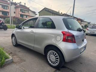 TOYOTA Yaris usata 3