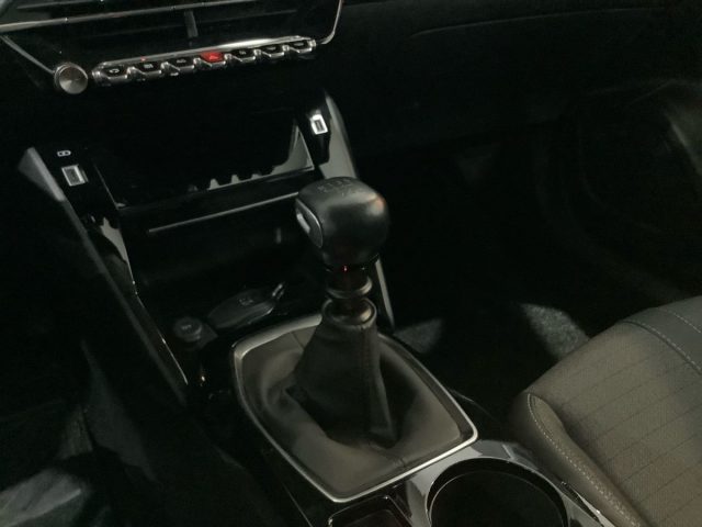 PEUGEOT 2008 usata, con Climatizzatore
