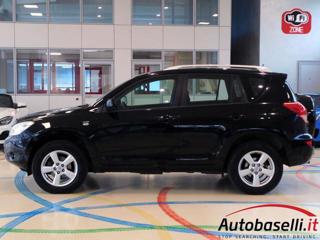 TOYOTA RAV 4 usata, con Volante multifunzione