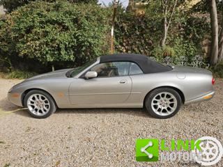 JAGUAR XKR usata, con Autoradio
