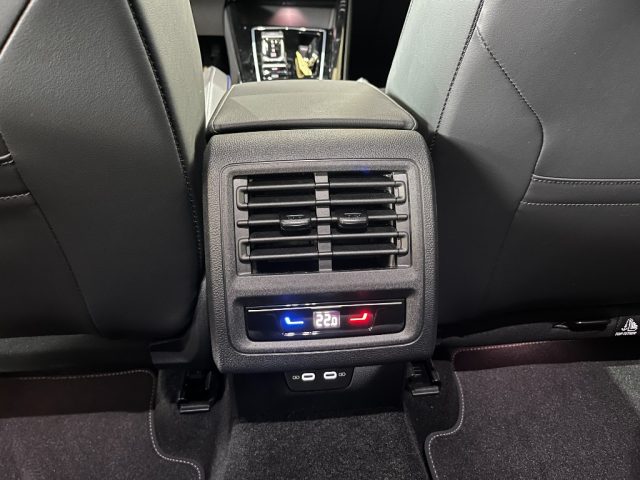 VOLKSWAGEN Golf usata, con Luci diurne LED