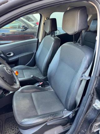 RENAULT Clio usata, con Climatizzatore