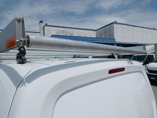 PEUGEOT Partner usata, con USB