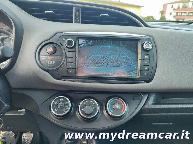 TOYOTA Yaris usata 11