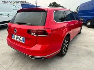 VOLKSWAGEN Passat Variant usata, con ESP