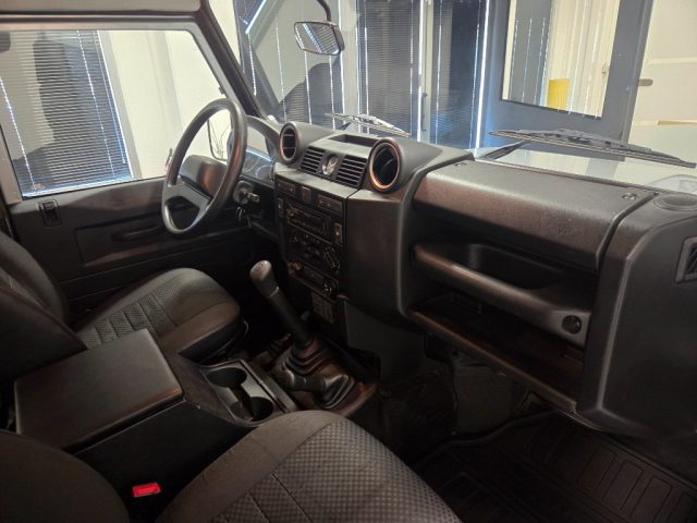LAND ROVER Defender usata, con Servosterzo