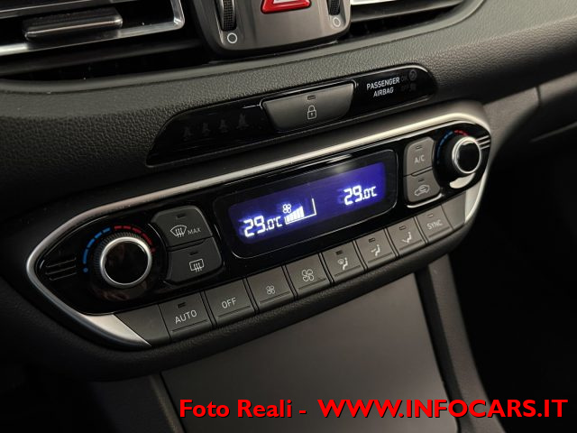 HYUNDAI i30 usata, con Park Distance Control