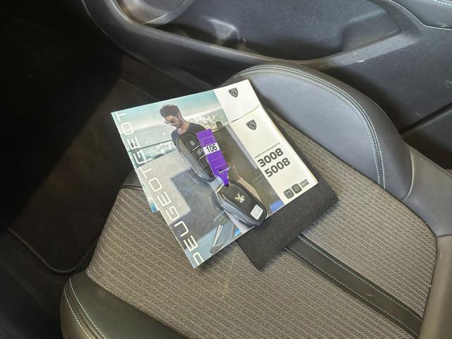 PEUGEOT 5008 usata, con Touch screen