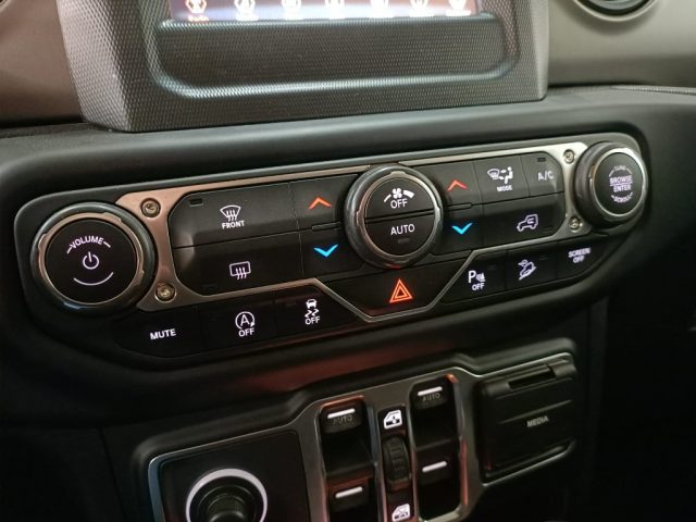 JEEP Wrangler usata, con Bracciolo