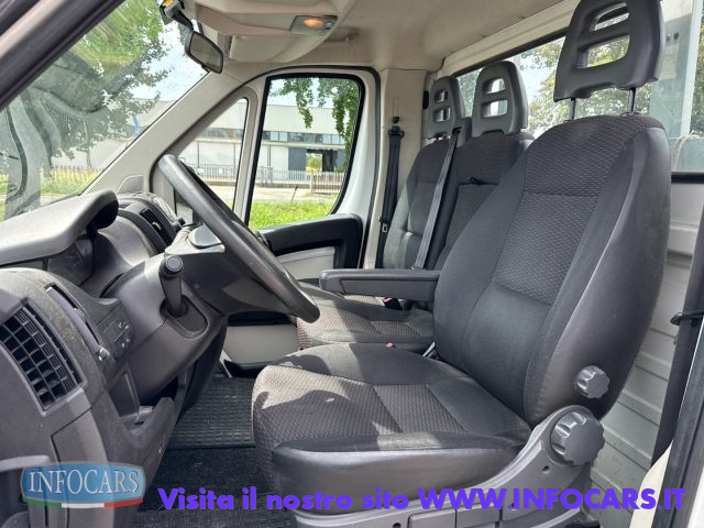 PEUGEOT Boxer usata, con Autoradio