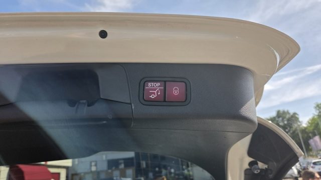 MERCEDES-BENZ B 180 usata, con Interni in pelle