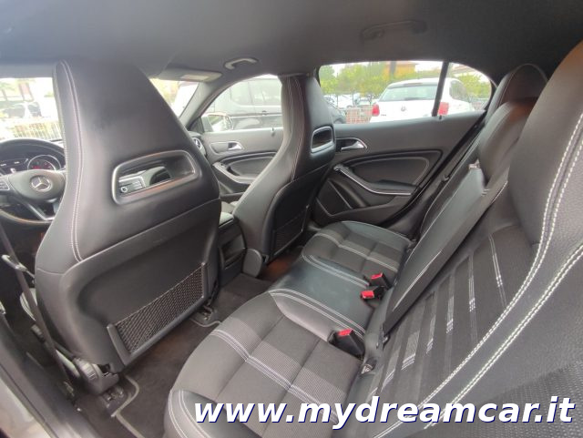 MERCEDES-BENZ GLA 220 usata 21