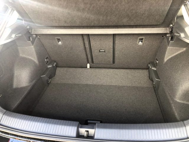 VOLKSWAGEN T-Roc usata, con Cerchi in lega