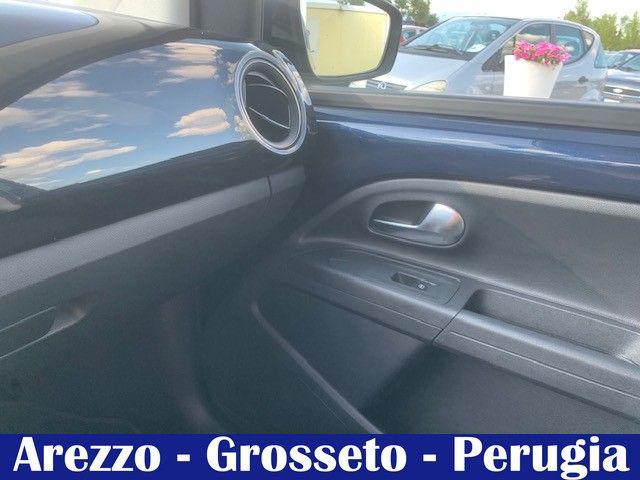 VOLKSWAGEN up! usata, con Servosterzo