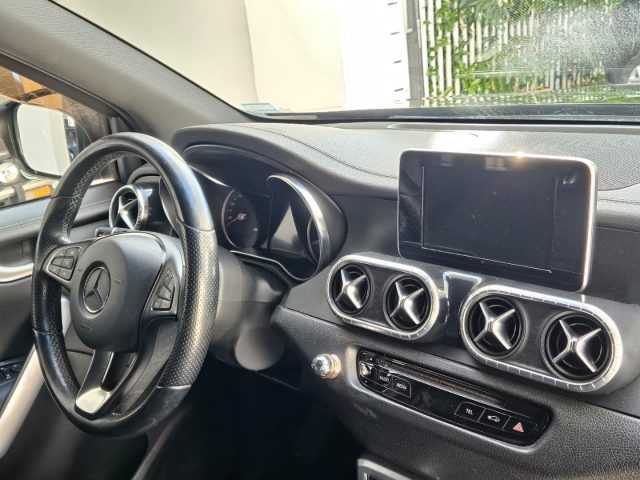 MERCEDES-BENZ X 250 usata, con Cronologia tagliandi