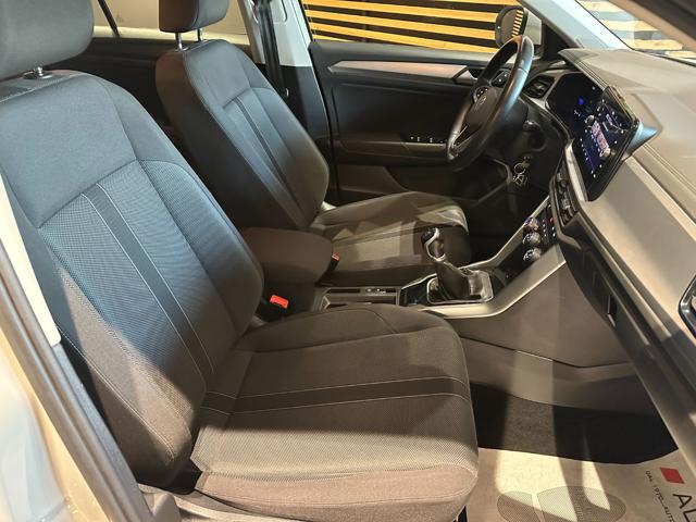 VOLKSWAGEN T-Roc usata, con USB