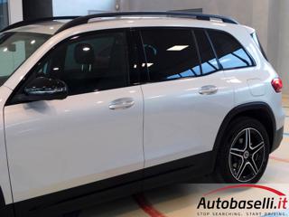 MERCEDES-BENZ GLB 200 usata, con Sistema di parcheggio automatico