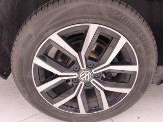 VOLKSWAGEN Passat Variant usata, con Fari LED