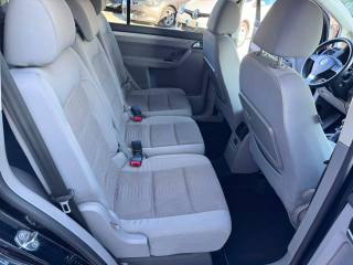 VOLKSWAGEN Touran usata, con Bracciolo