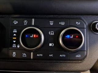 LAND ROVER Defender usata, con Park Distance Control