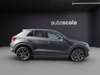 VOLKSWAGEN T-Roc usata, con Autoradio