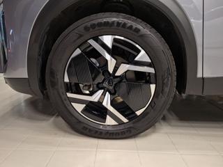 PEUGEOT 2008 usata, con Volante in pelle