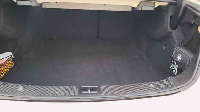 MERCEDES-BENZ E 250 usata, con Interni in pelle