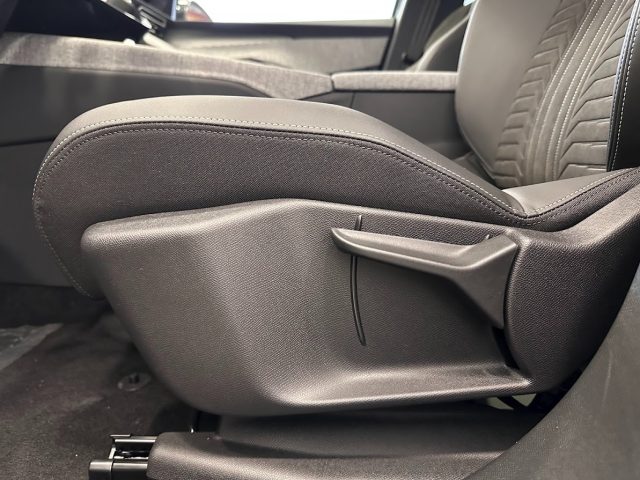 PEUGEOT 3008 usata, con Volante multifunzione