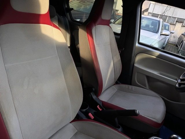 VOLKSWAGEN up! usata, con Boardcomputer