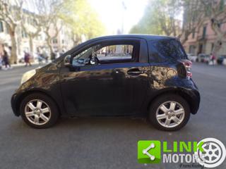 TOYOTA iQ usata, con Airbag