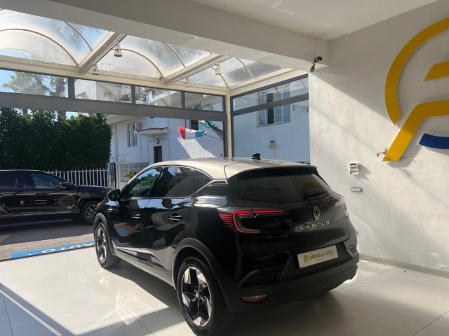 RENAULT Captur usata, con Volante in pelle