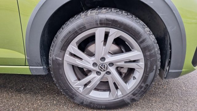 VOLKSWAGEN Taigo usata, con Autoradio