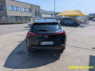 LEXUS UX 250h usata, con Autoradio
