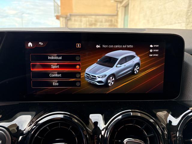 MERCEDES-BENZ GLA 180 usata, con Volante in pelle