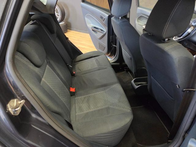 FORD Fiesta usata, con Specchietti laterali elettrici
