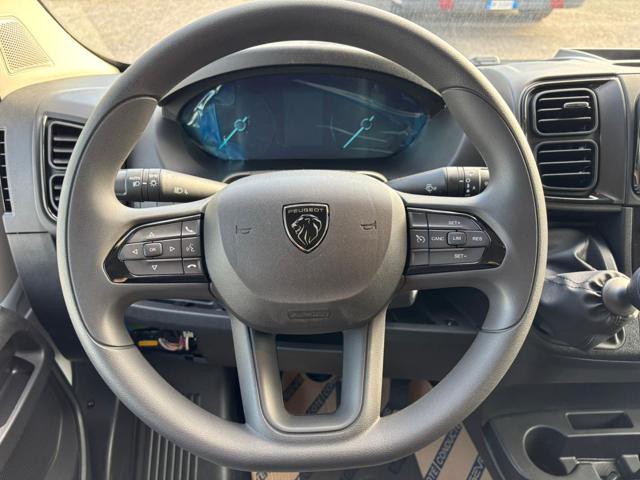 PEUGEOT Boxer usata, con Park Distance Control