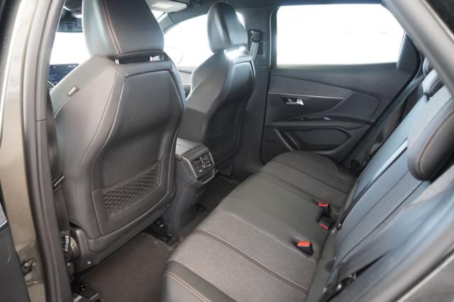 PEUGEOT 3008 usata, con Sedile posteriore sdoppiato