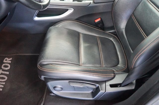 JAGUAR F-Pace usata, con Specchietti laterali elettrici