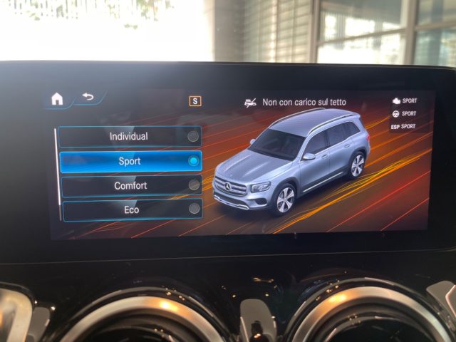 MERCEDES-BENZ GLB 200 usata, con Luci diurne LED