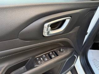JEEP Compass usata, con Autoradio