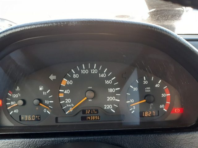 MERCEDES-BENZ C 200 usata, con Climatizzatore